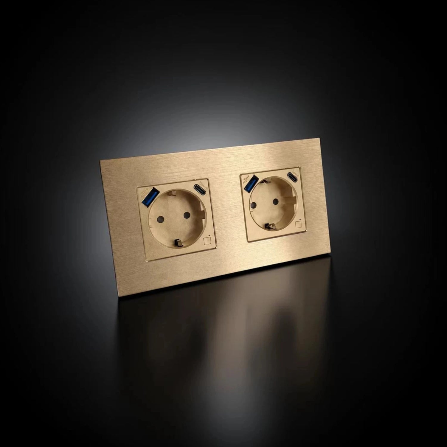 ISH059 Dviguba rozetė su aliuminio rėmeliu, USB-A ir Type-C jungtimis – Auksinė