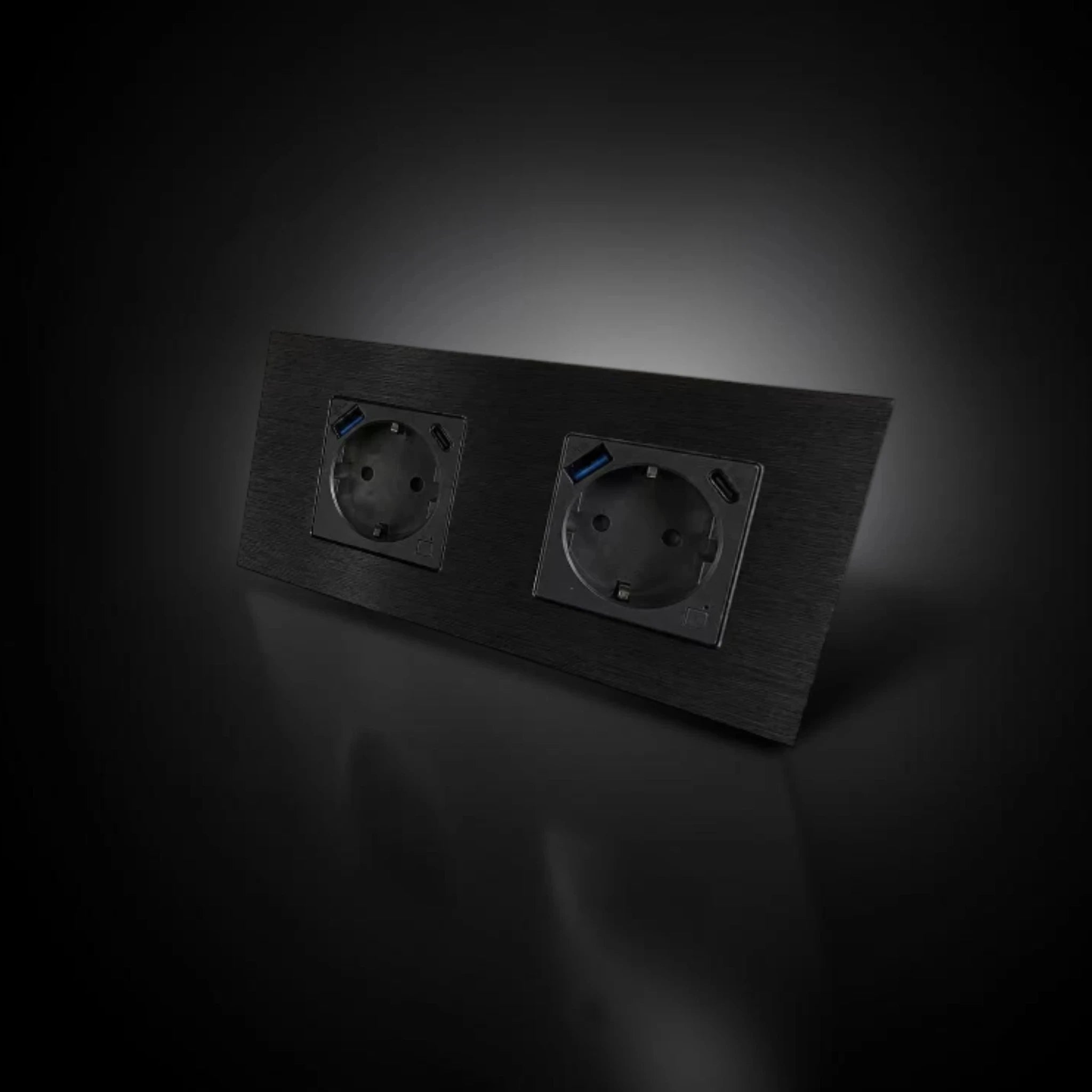 ISH059 Dviguba rozetė su aliuminio rėmeliu, USB-A ir Type-C jungtimis – Juoda