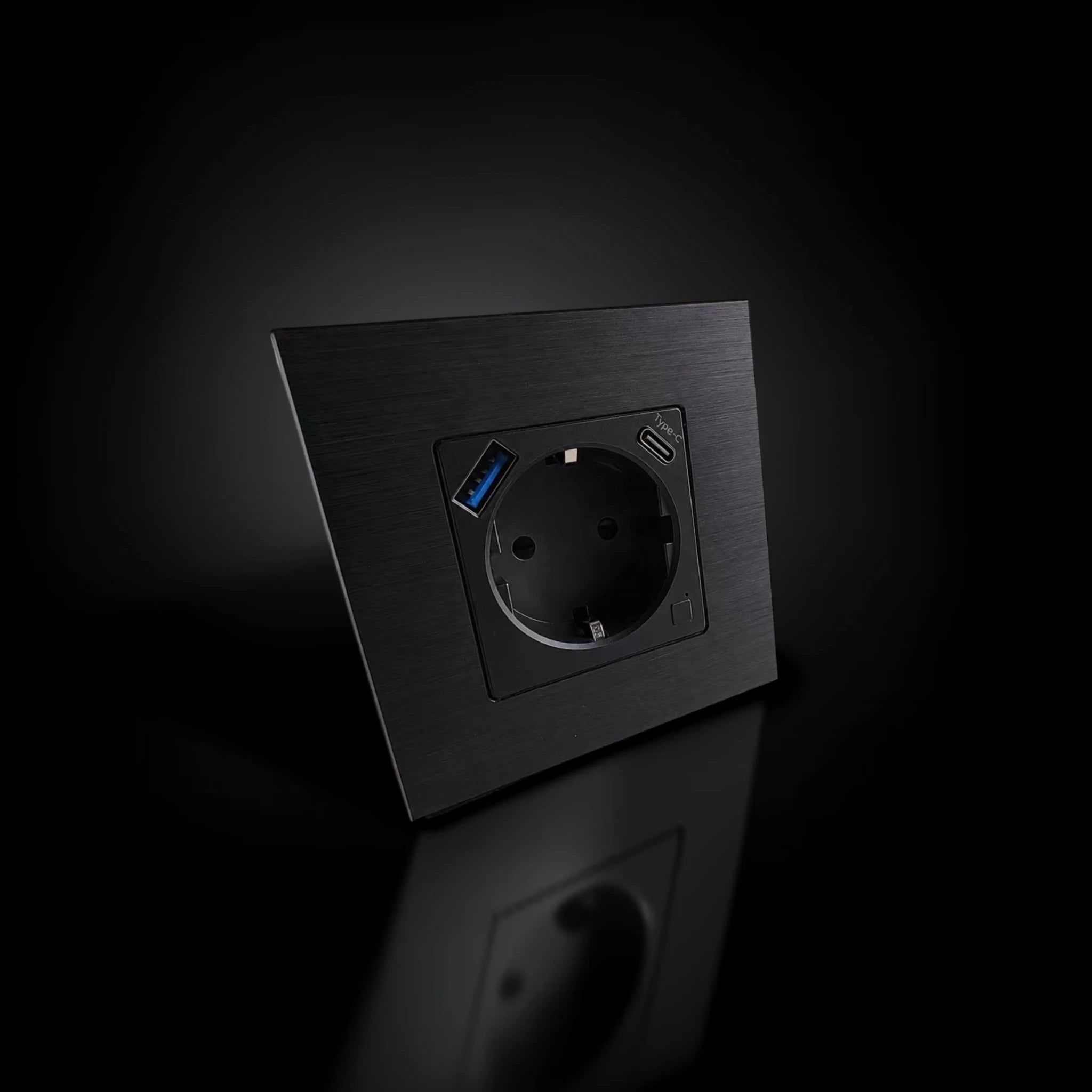 ISH060 Vienguba rozetė su aliuminio rėmeliu, USB-A ir Type-C jungtimis – Juoda