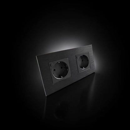 ISH077 Gniazdko podwójne z ramką aluminiową