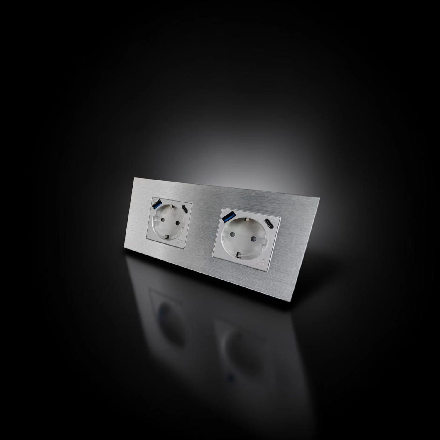 ISH059 Gniazdko podwójne z ramką aluminiową, porty USB-A i Type-C