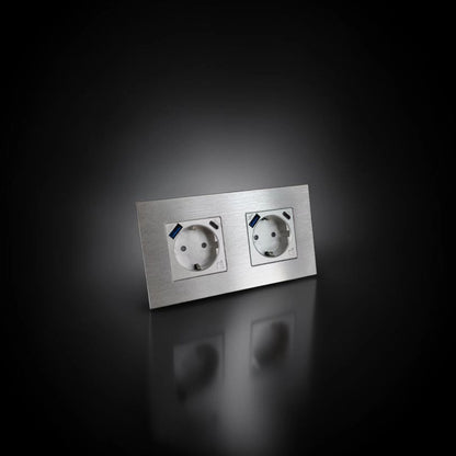 ISH059 Gniazdko podwójne z ramką aluminiową, porty USB-A i Type-C