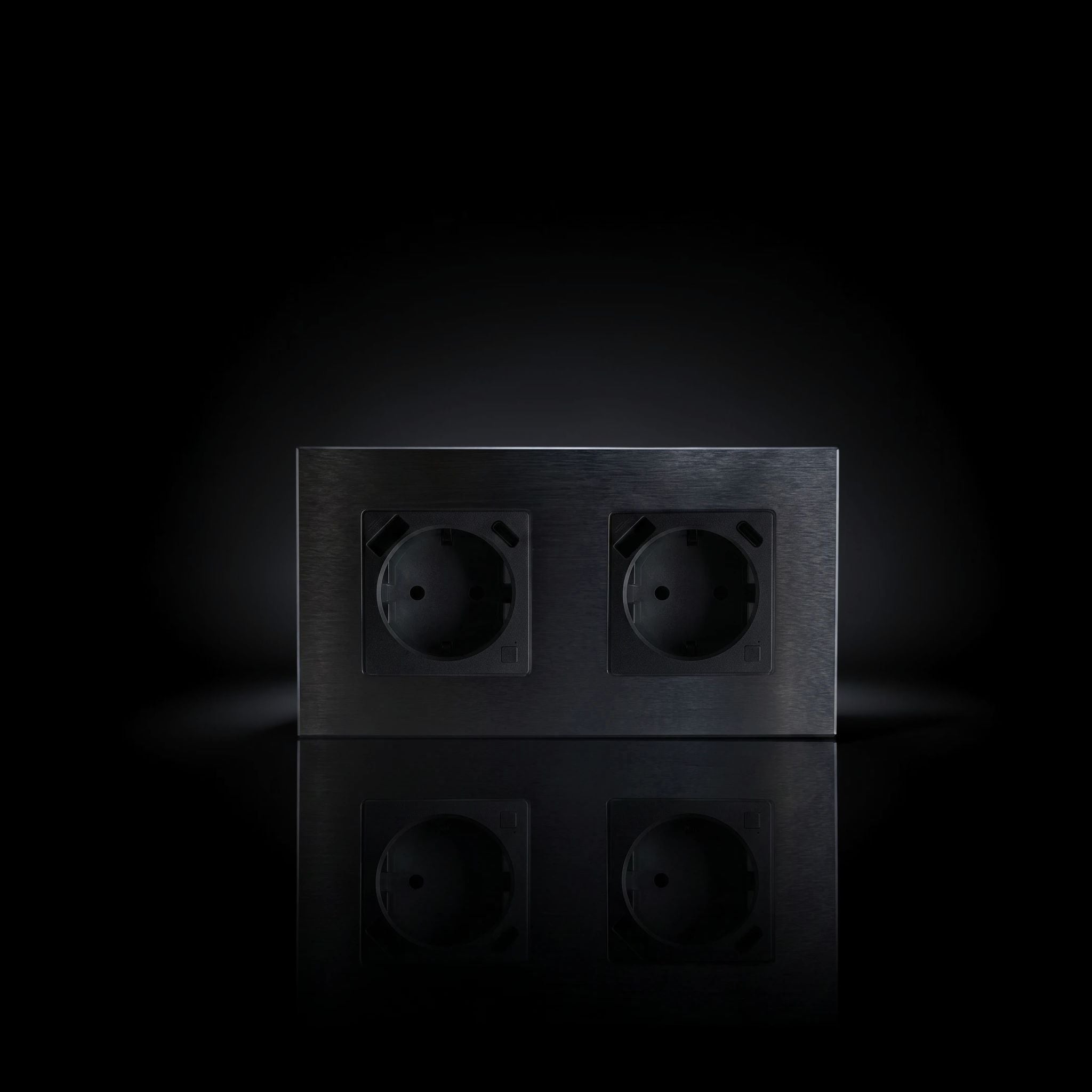 ISH059 Gniazdko podwójne z ramką aluminiową, porty USB-A i Type-C