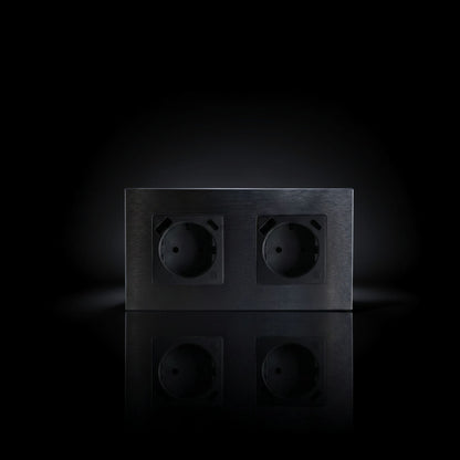 ISH059 Gniazdko podwójne z ramką aluminiową, porty USB-A i Type-C