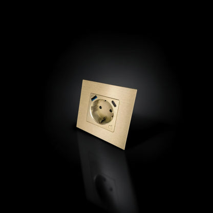 ISH060 Gniazdko pojedyncze z ramką aluminiową, porty USB-A i Type-C