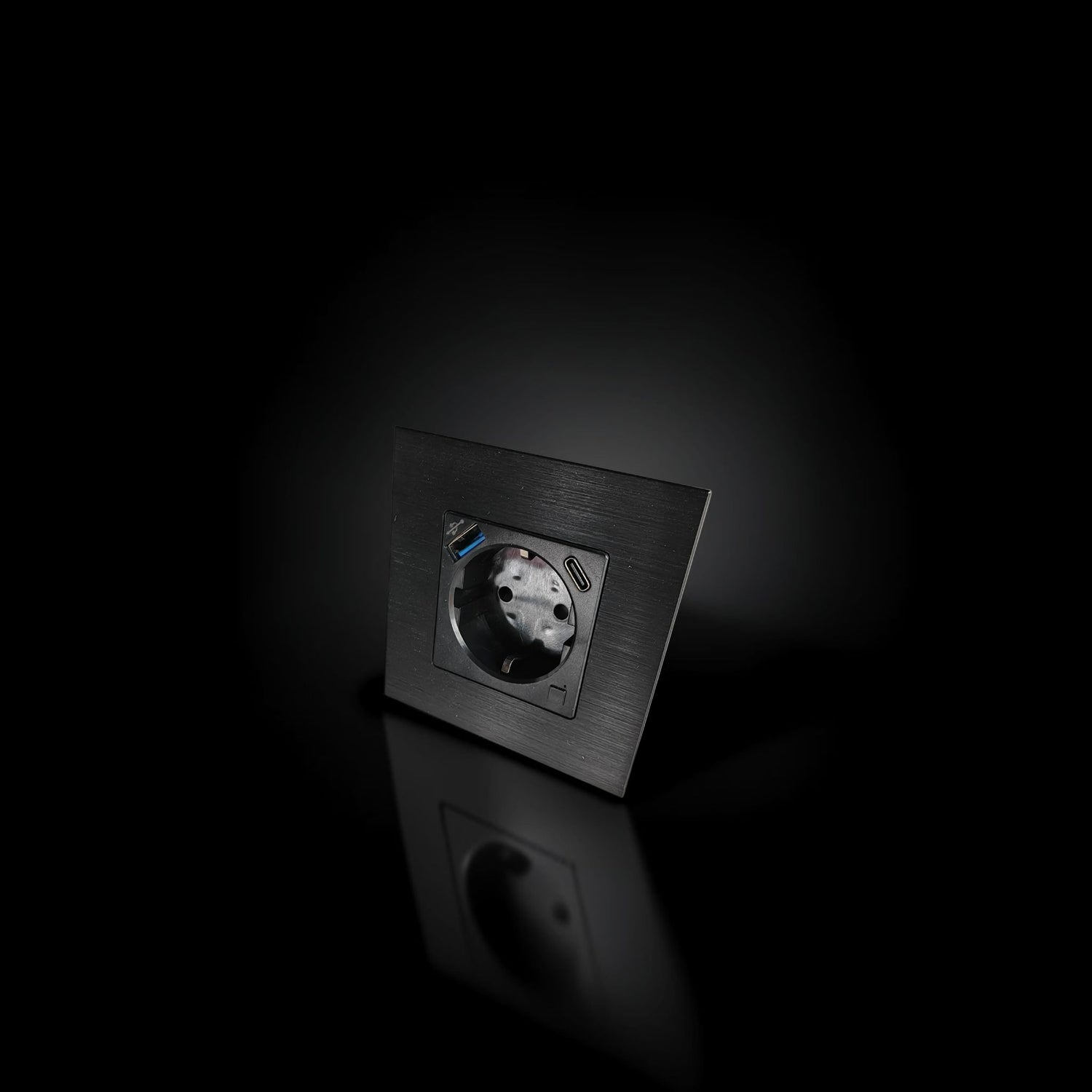 ISH060 Gniazdko pojedyncze z ramką aluminiową, porty USB-A i Type-C