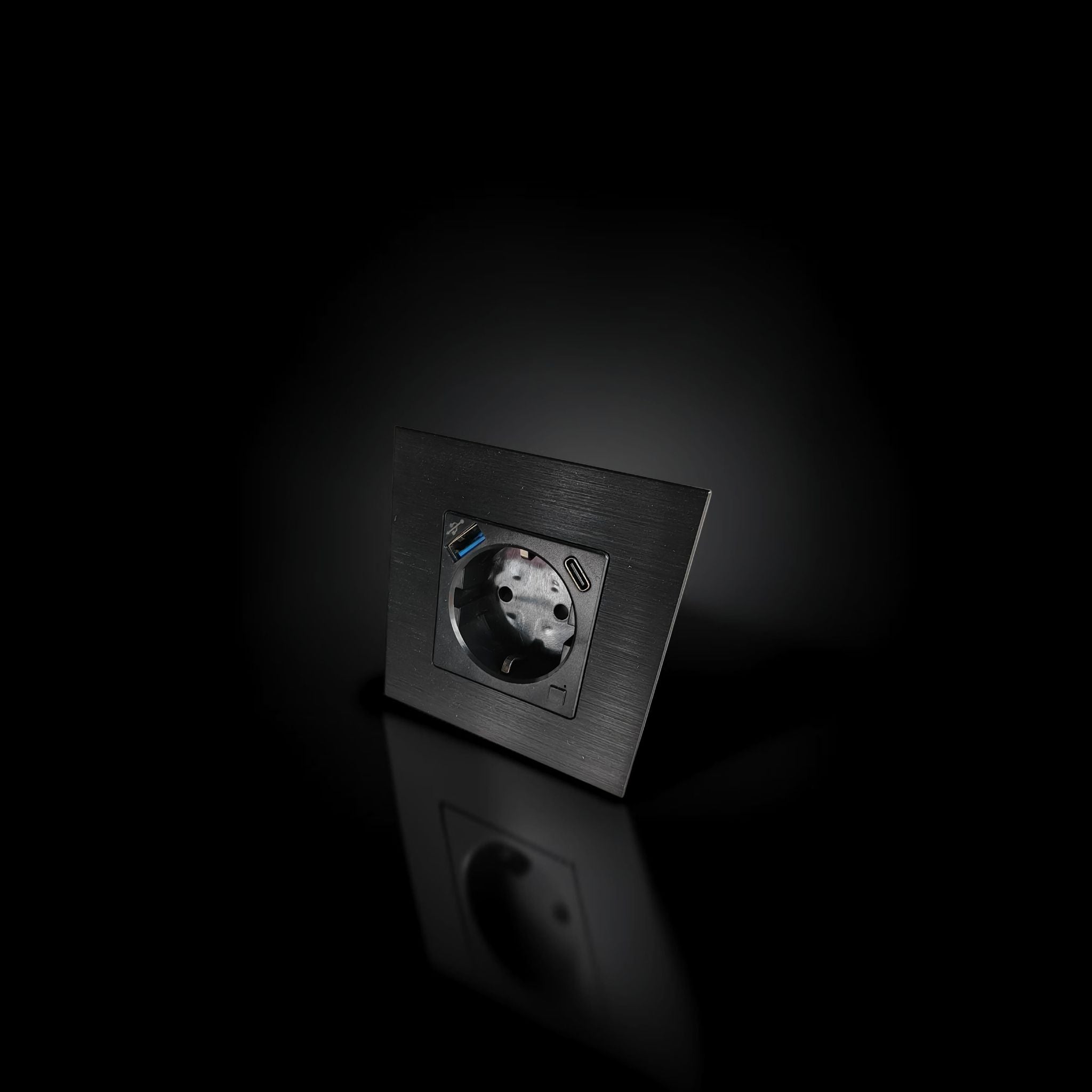 ISH060 Gniazdko pojedyncze z ramką aluminiową, porty USB-A i Type-C